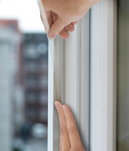 Cómo aislar ventanas correderas de aluminio